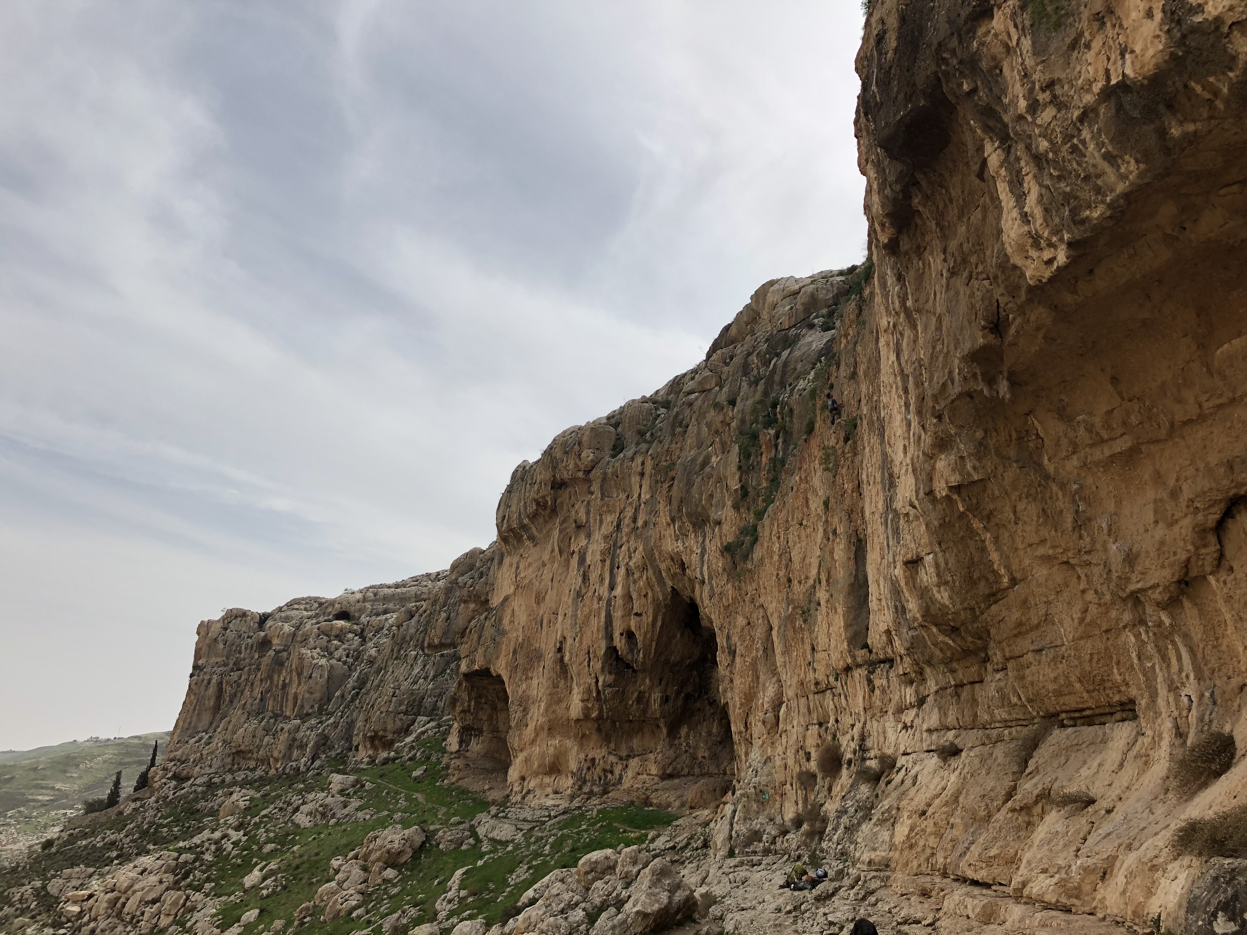 Cloudy Cragging day, Ein Prat